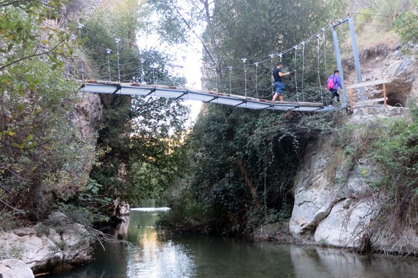 Puente colgante del río Castril.