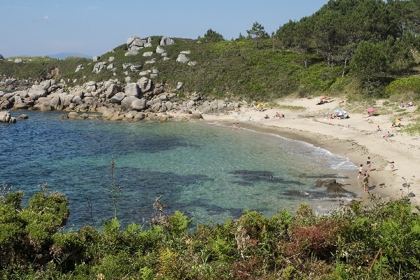 2.San Vicente do Mar Cala de Agua Cristalina de Diversos Colores