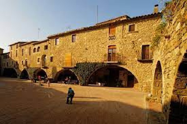 ueblos más bonitos de Girona-Monells