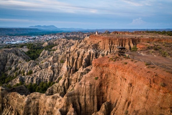 Cuál es el pueblo más grande de Granada