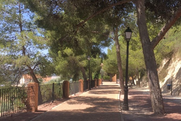 Qué ver en Tibi, Alicante-Passeig de l’ull de la font