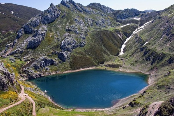 Ruta por los Lagos de Saliencia- Lago La Cueva