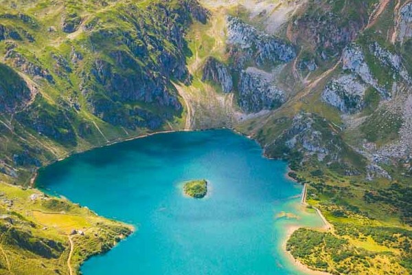 Ruta por los Lagos de Saliencia