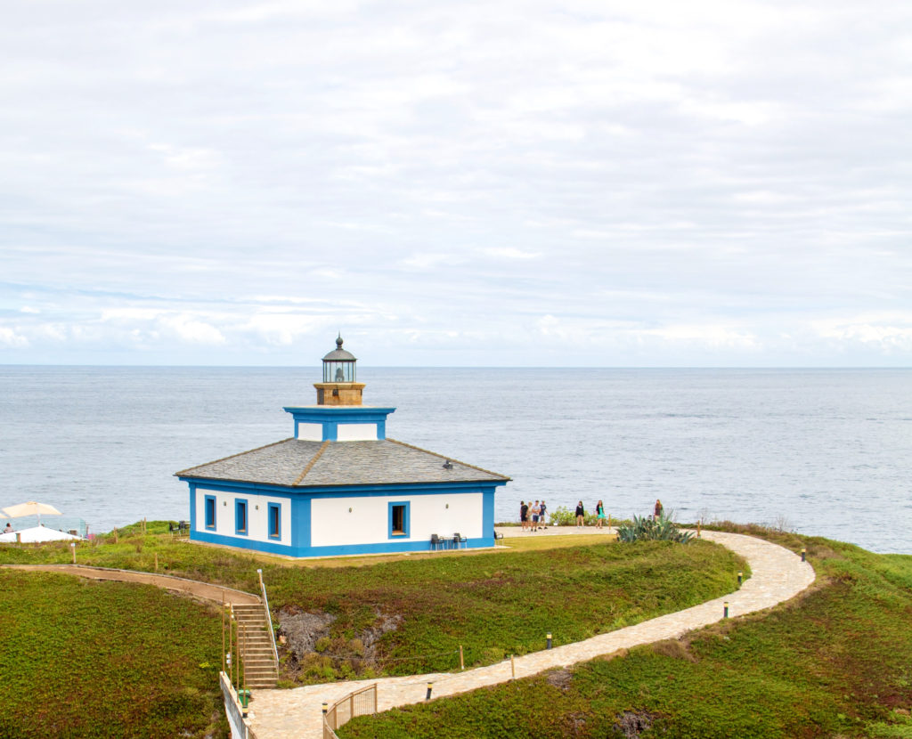 Descubre los faros más espectaculares de España y dónde alojarte cerca de ellos