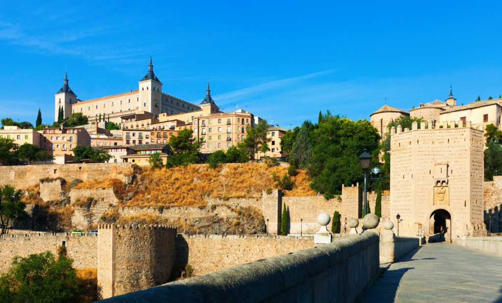 Descubre los mejores alojamientos rurales en Toledo para disfrutar de los puentes que vienen