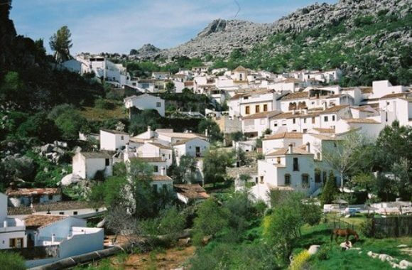 Montejaque: El destino perfecto para desconectar de la rutina en la Serranía de Ronda, Málaga.