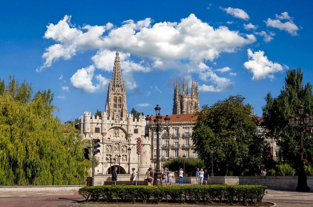 Descubre el Encanto de Burgos en tu Escapada Rural de Marzo: 5 Razones para Elegir este Destino