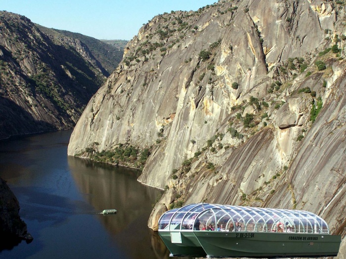 Explora la magia de la primavera en la provincia de Zamora: Puebla de Sanabria, San Justo, Morales del Rey, Fermoselle y Trefacio te esperan