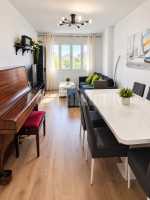 Salón-comedor con piano