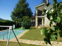 Jardín y Piscina