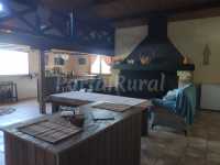 La Chimenea Casa Rural  Salon-Isla-Bar