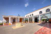 Entrada casa cortijo