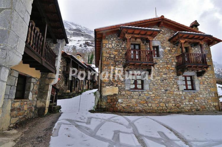 Foto 2 de Las Casucas De Asón