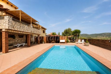 Casa Les Vinyes