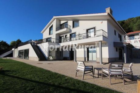 Hillside House Suites & Spa
