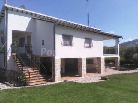 Chalet De 4 Habitaciones Con Jardín Y Acceso A Río