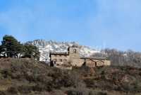 Casa+iglesia desde el valle