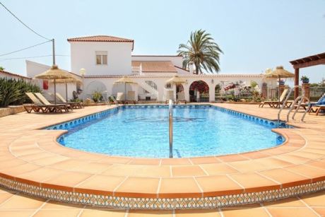 Apartamentos Turísticos Los Llanos (almería)