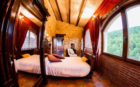 Masia Fortaleza Medieval La Manyosa Por Habitaciones