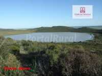 Laguna volcánica de Alcolea