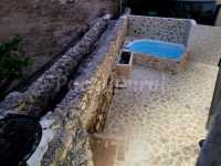Terraza y piscina