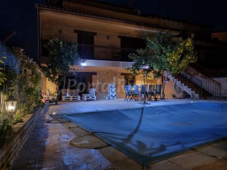 Casa Entre Rosales